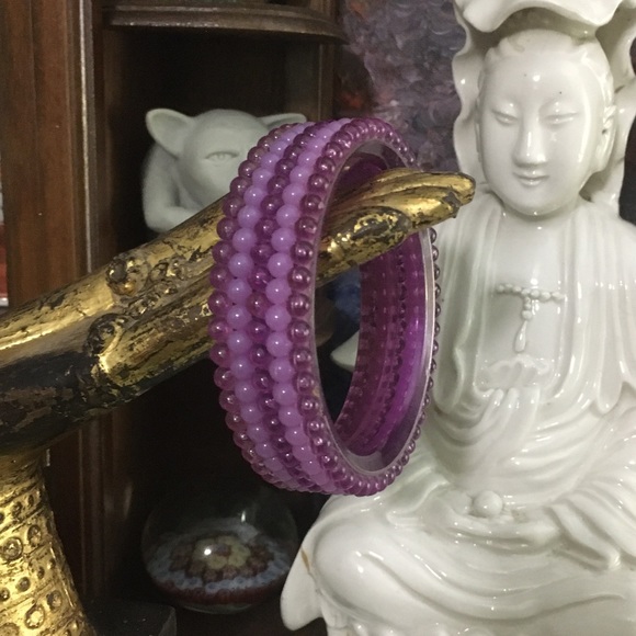Vintage Jewelry - VTG Purple Lucite Bangle